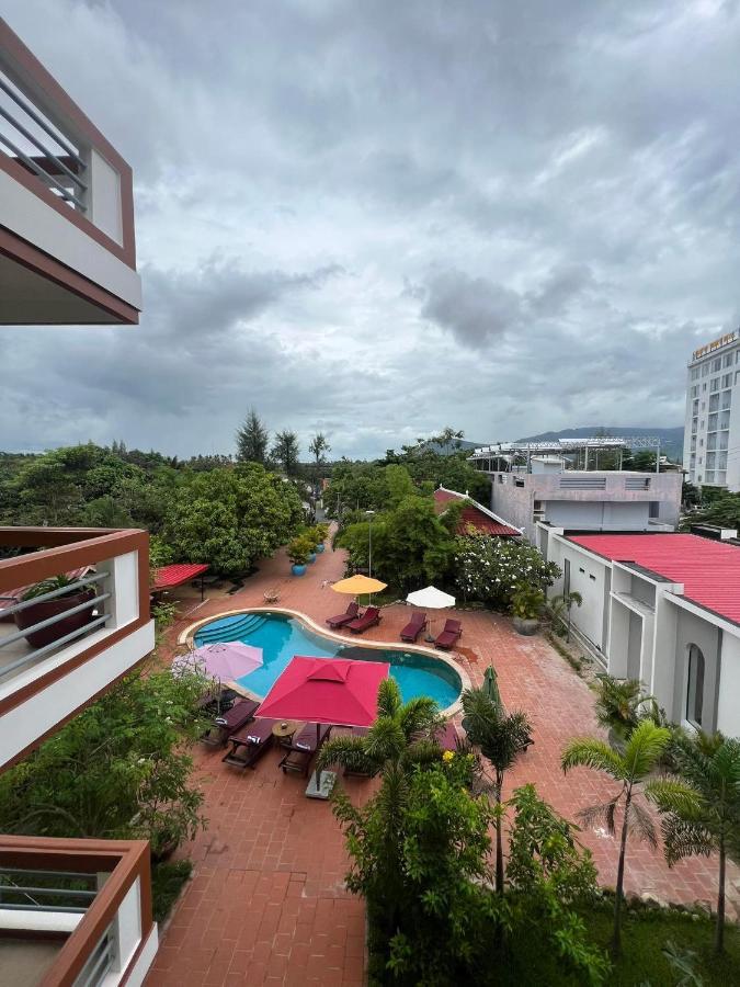 Hotel The Moon Kampot Boutique Exterior foto