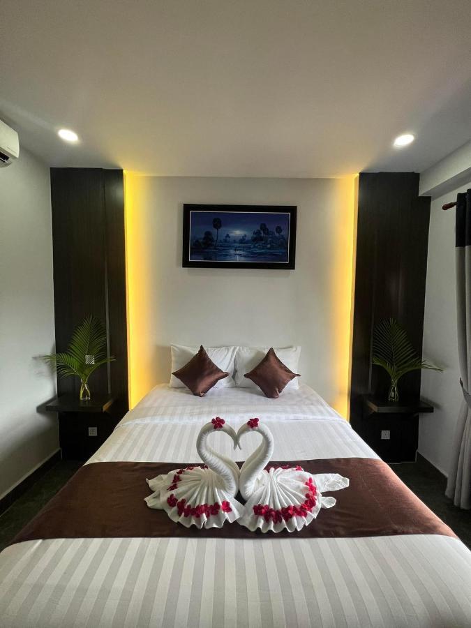 Hotel The Moon Kampot Boutique Exterior foto