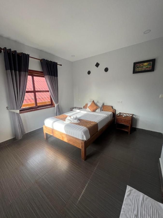 Hotel The Moon Kampot Boutique Exterior foto