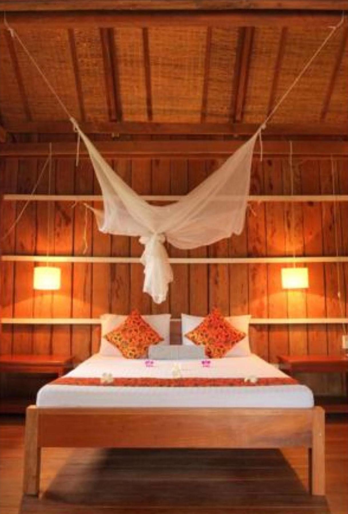 Hotel The Moon Kampot Boutique Exterior foto